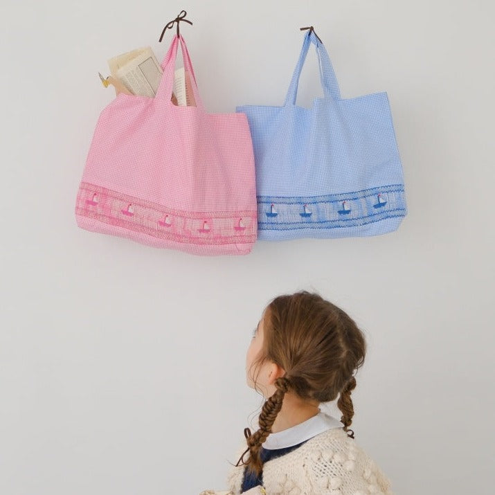 ボートスモッキング刺繍のトートバッグ / 2colors – bojji 公式 ボートスモッキング刺繍のトートバッグ / 2colors – bojji 公式