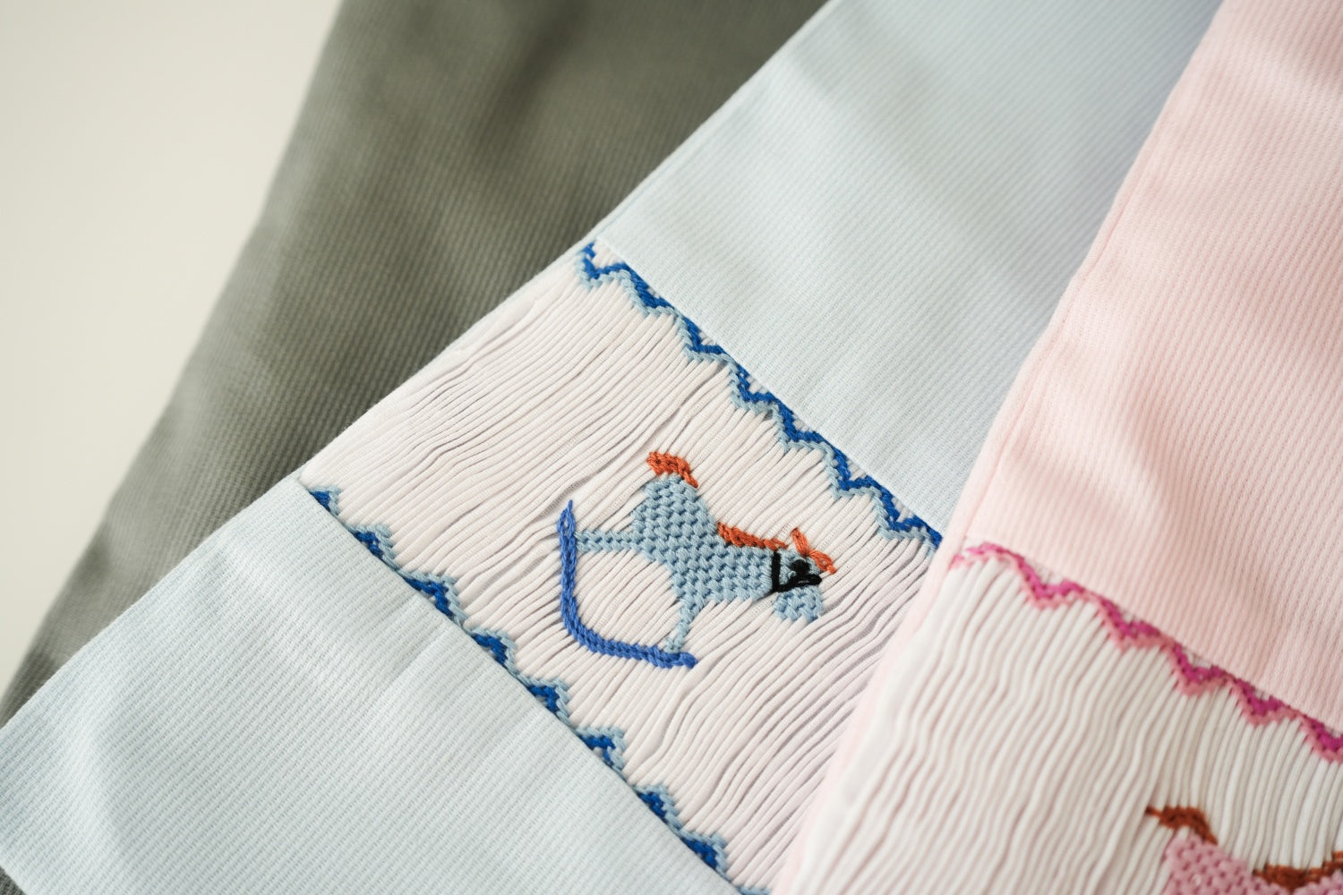 木馬スモッキング刺繍のトートバッグ/ 3colors