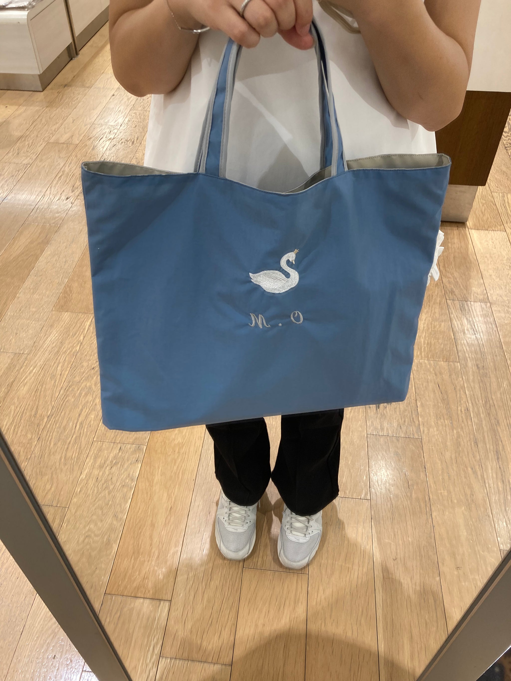 プレミアム生地のスワン刺繍のレッスンバッグ/サックスブルー プレミアム生地のスワン刺繍のレッスンバッグ/サックスブルー